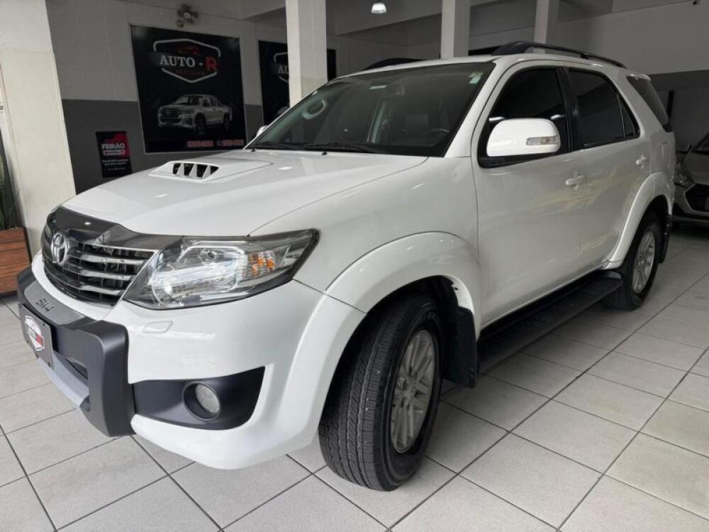 Toyota Hilux SW4