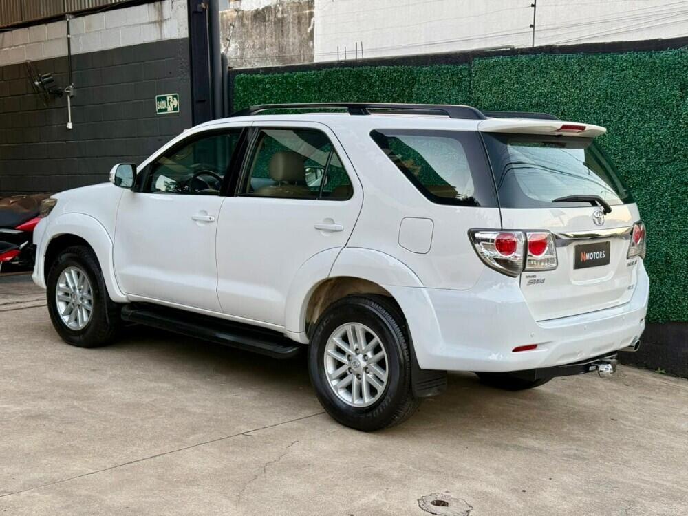 Toyota Hilux SW4