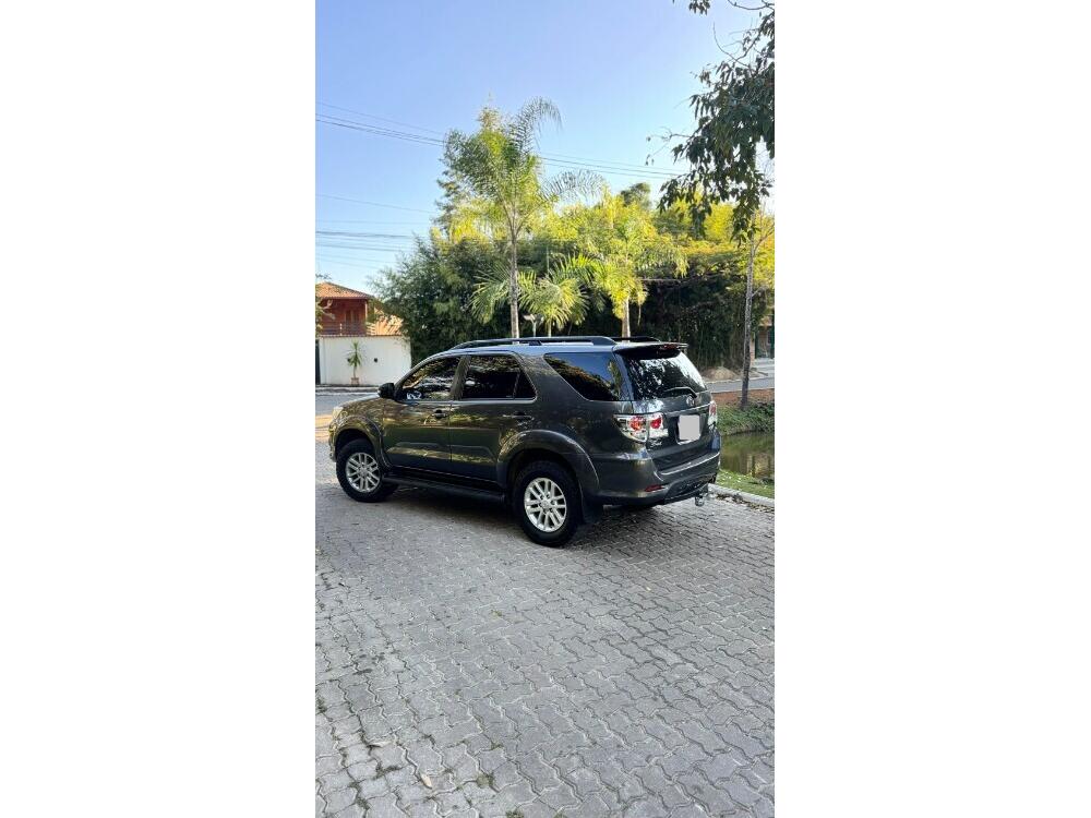 Toyota Hilux SW4