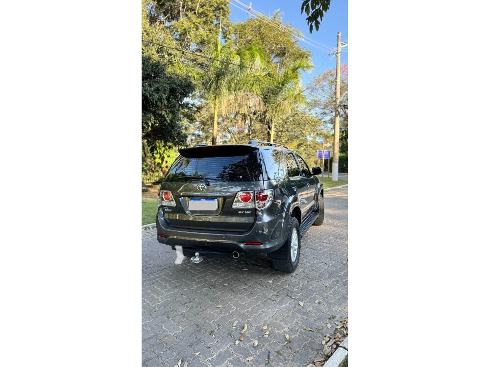 Toyota Hilux SW4