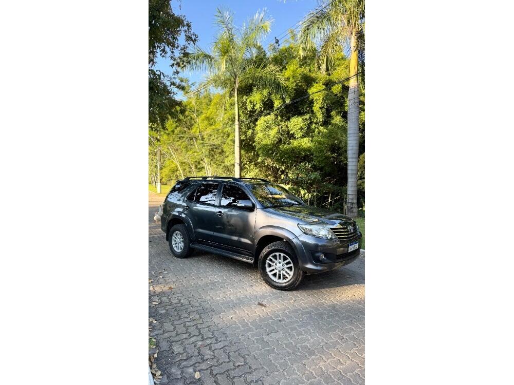 Toyota Hilux SW4