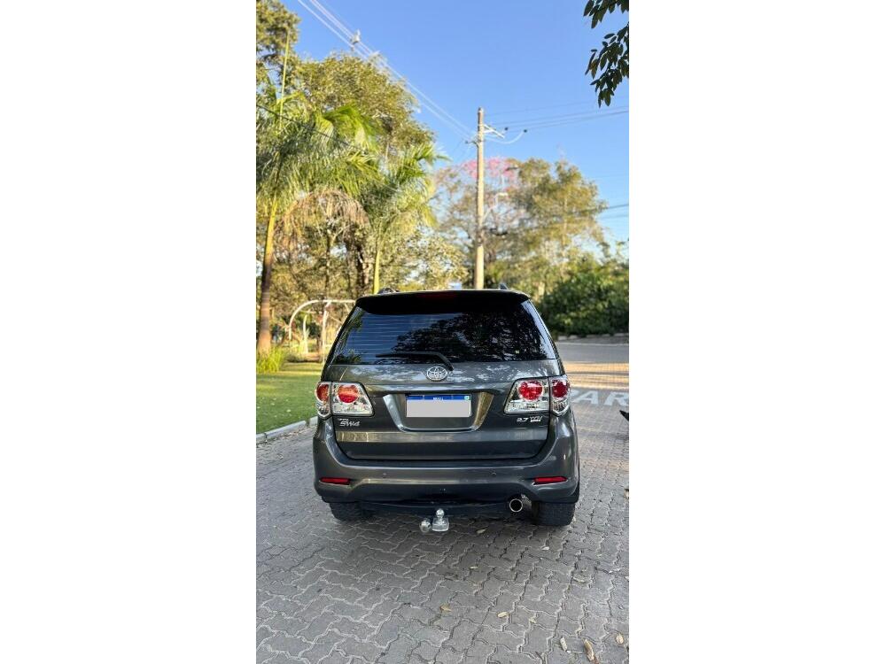 Toyota Hilux SW4
