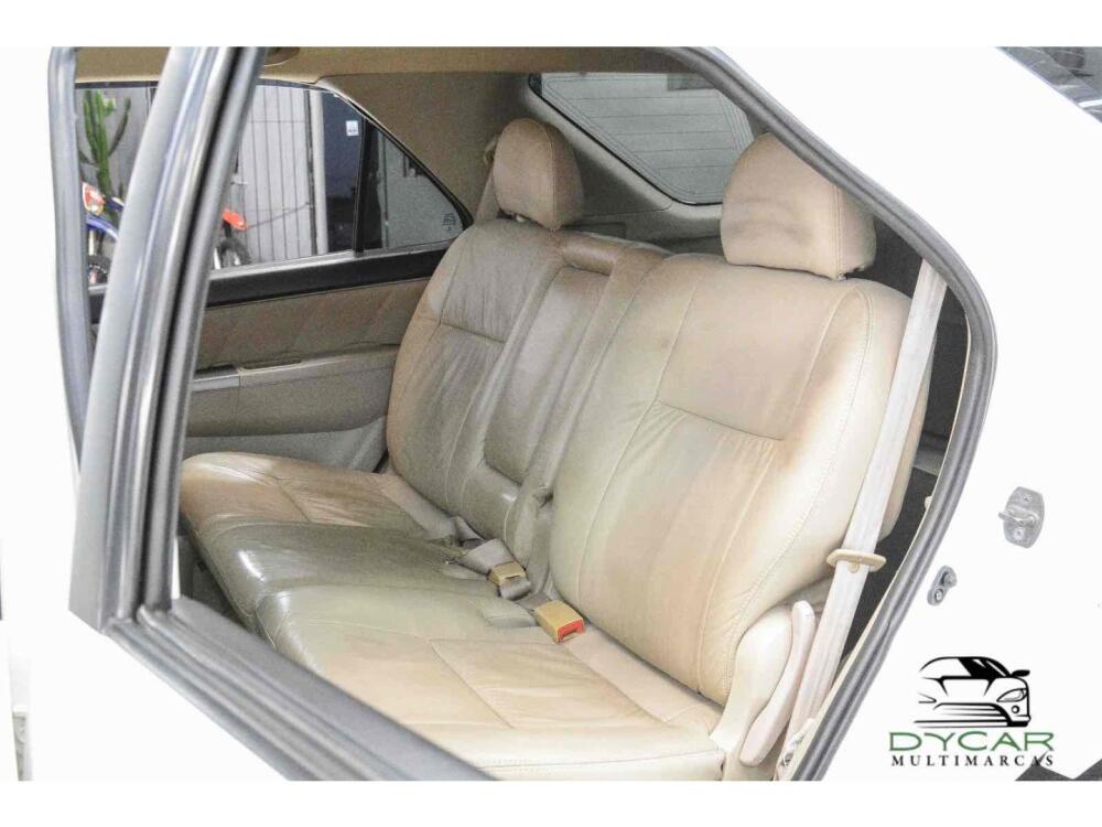 Toyota Hilux SW4