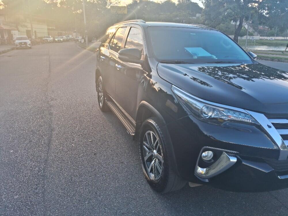 Toyota Hilux SW4