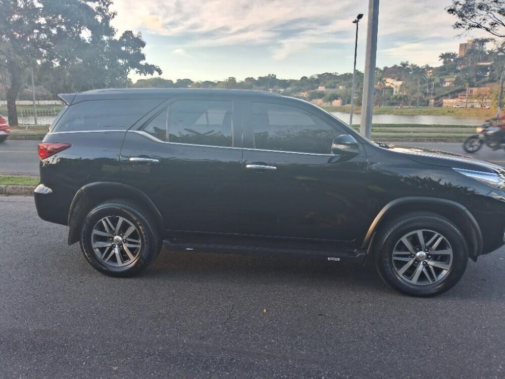 Toyota Hilux SW4