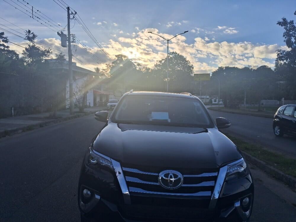 Toyota Hilux SW4