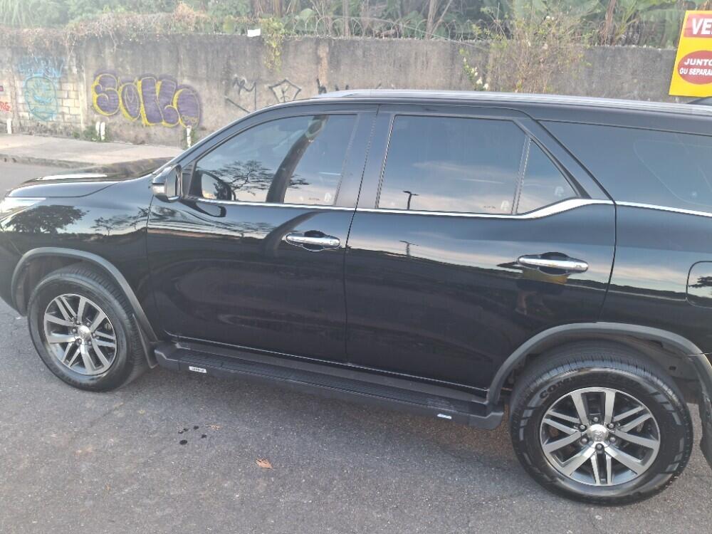 Toyota Hilux SW4