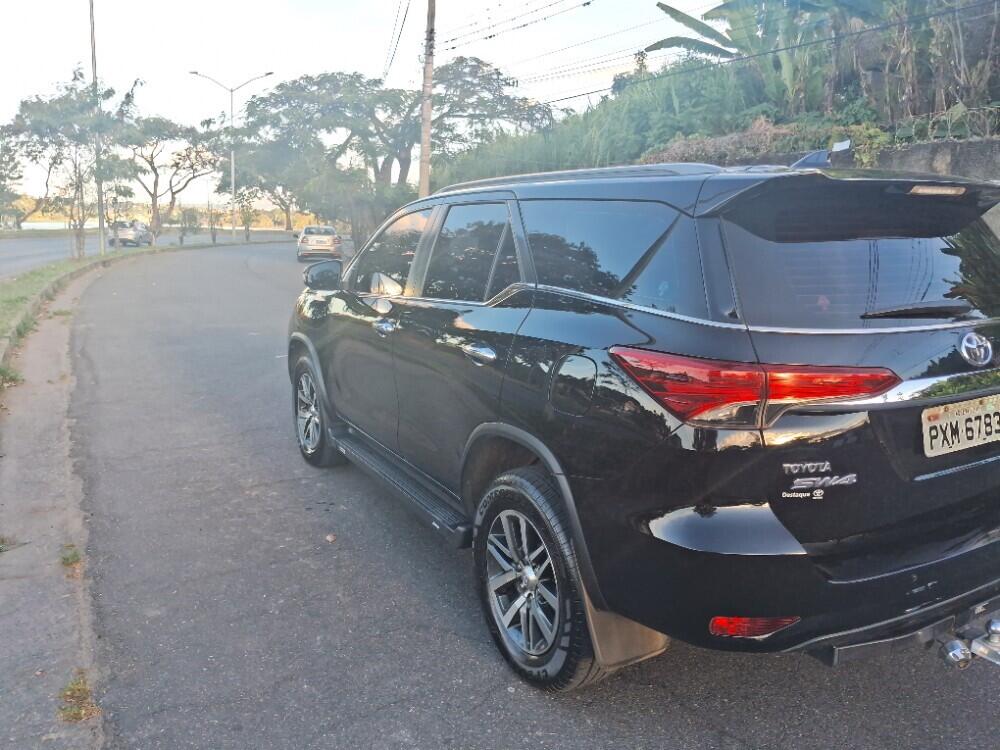 Toyota Hilux SW4