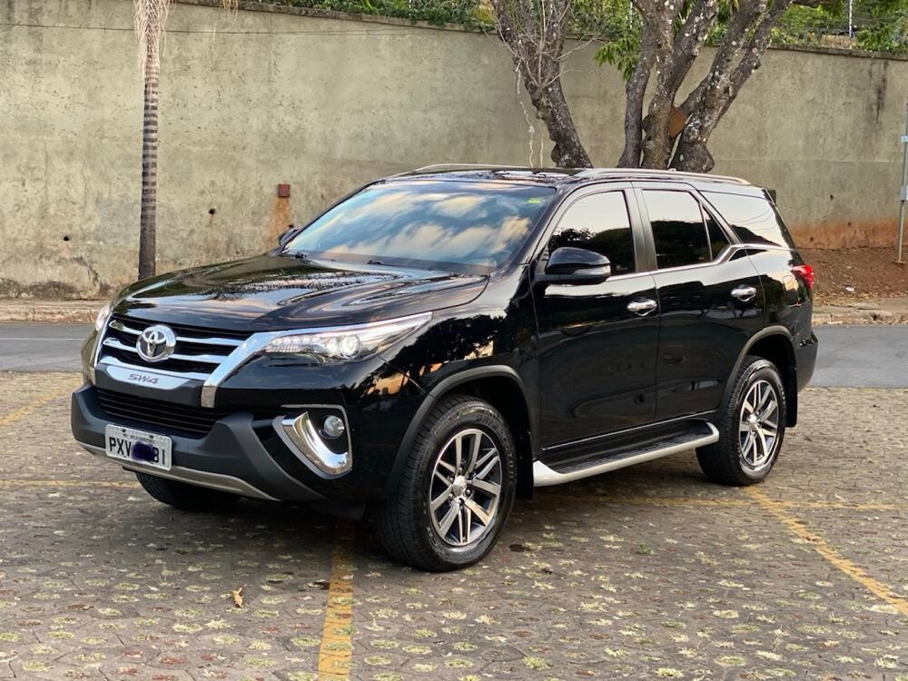 Toyota Hilux SW4