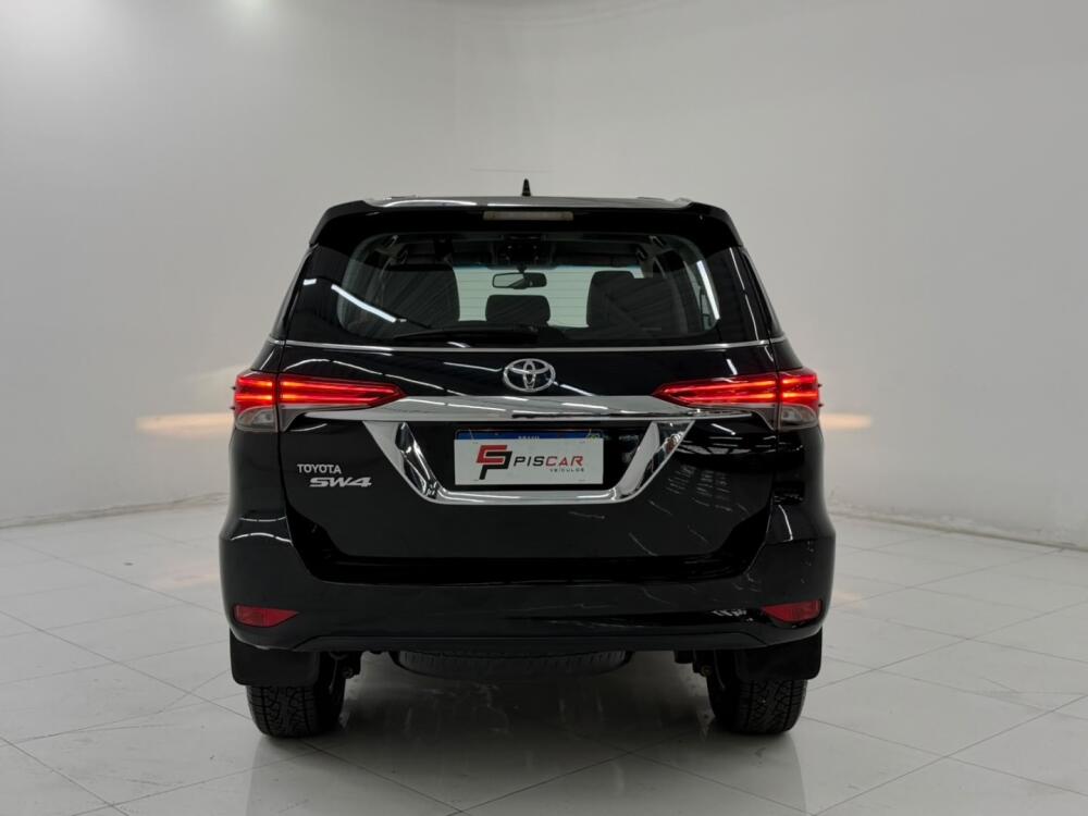Toyota Hilux SW4