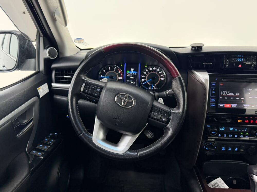 Toyota Hilux SW4