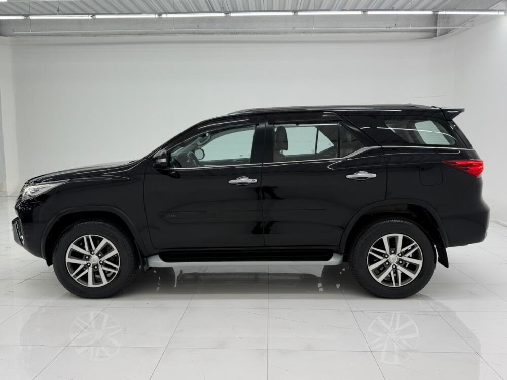 Toyota Hilux SW4