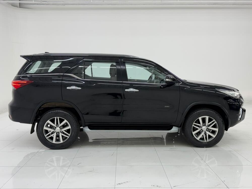 Toyota Hilux SW4