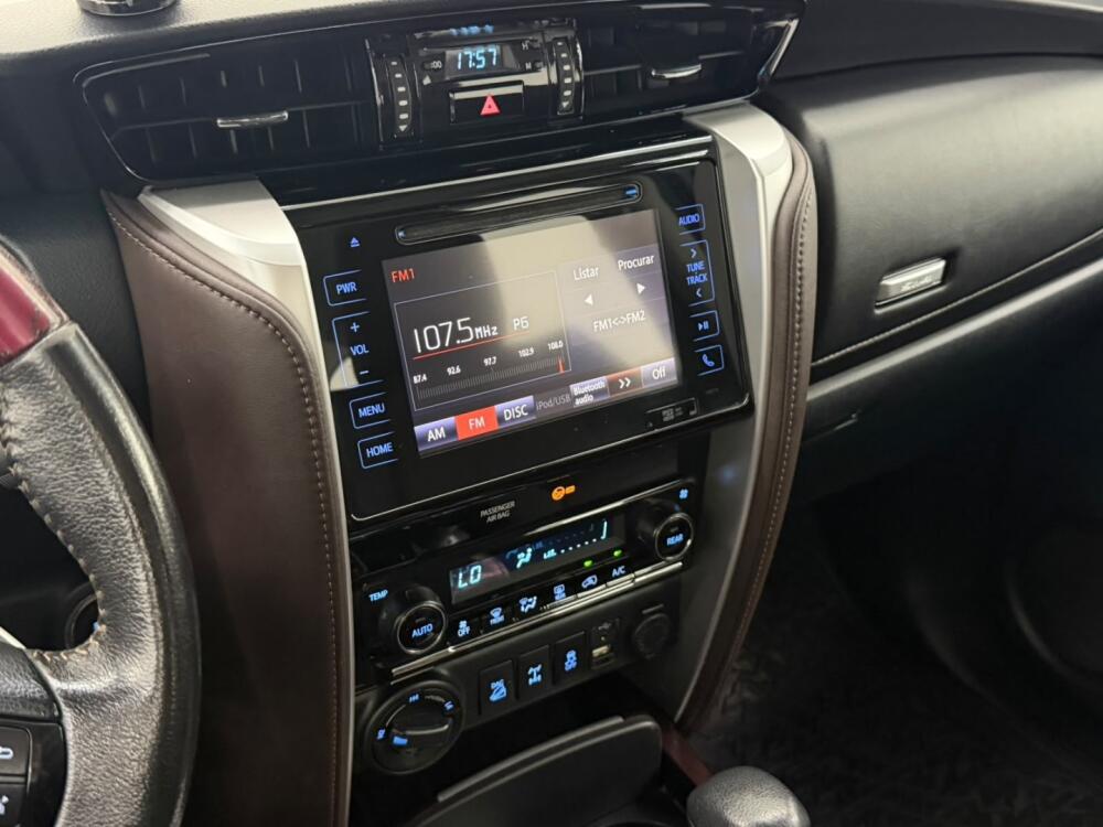 Toyota Hilux SW4