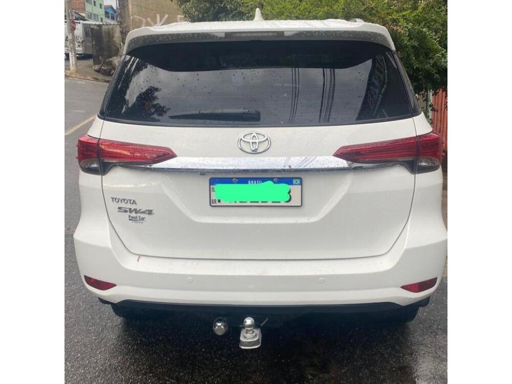 Toyota Hilux SW4