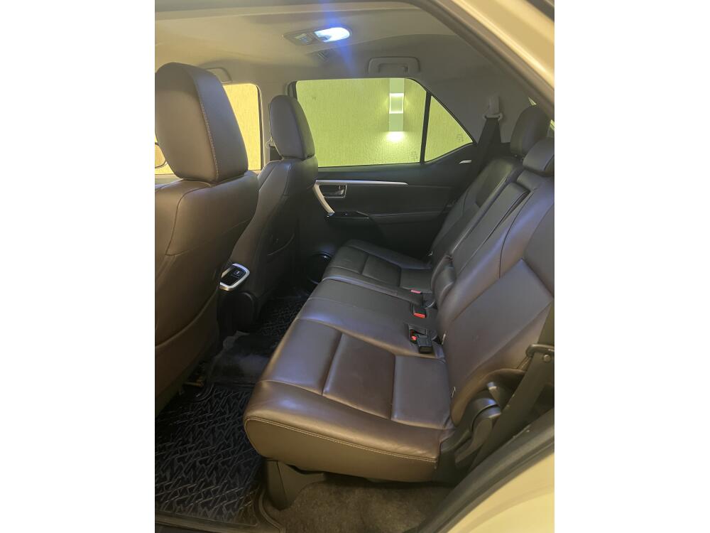Toyota Hilux SW4