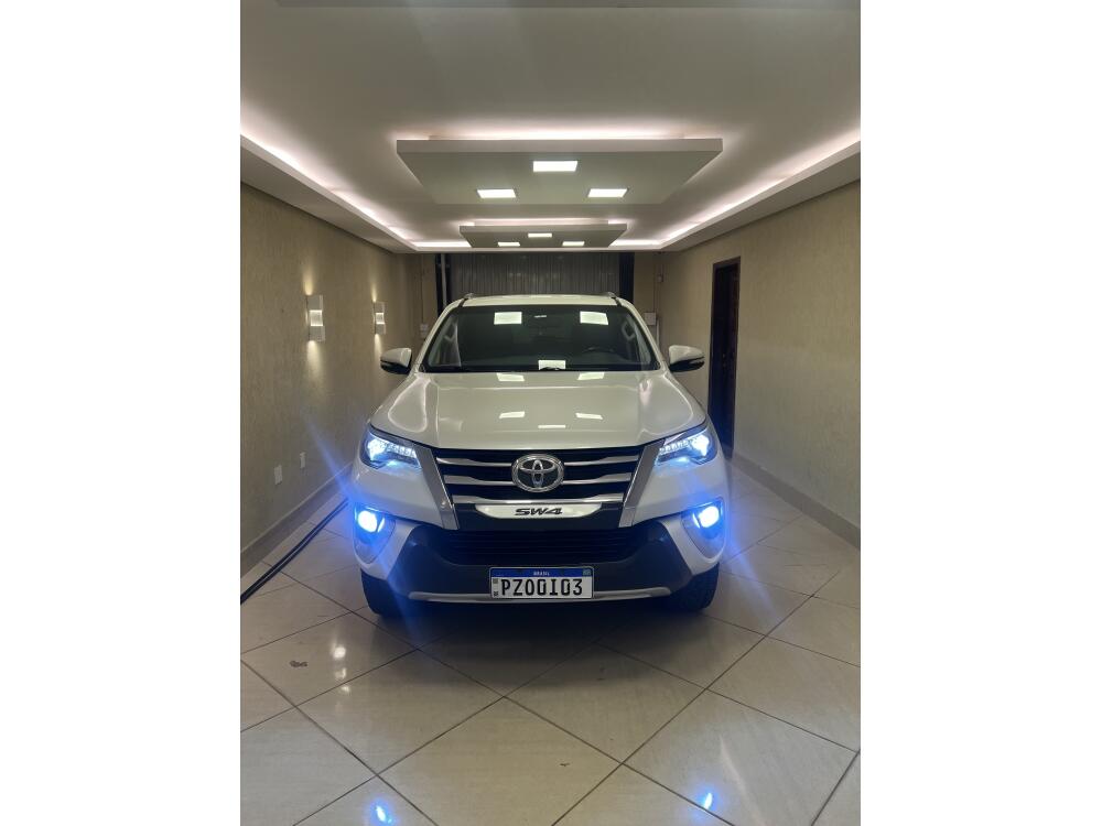 Toyota Hilux SW4