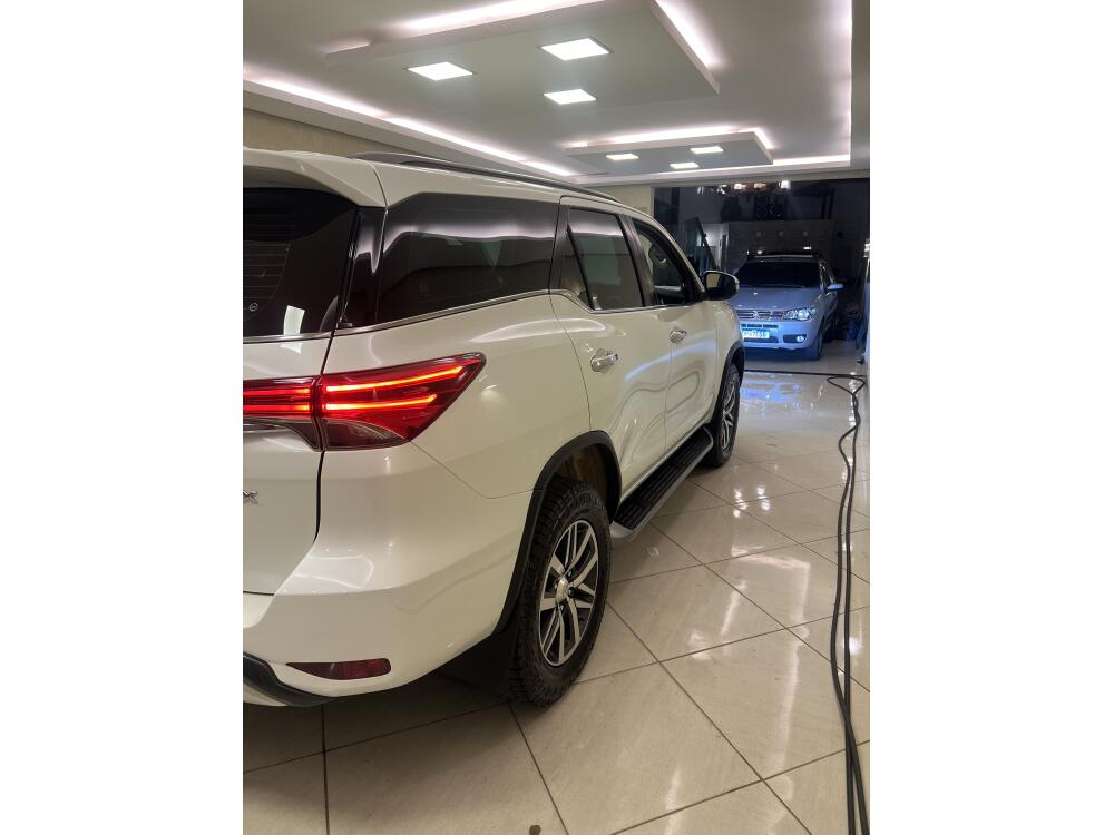 Toyota Hilux SW4