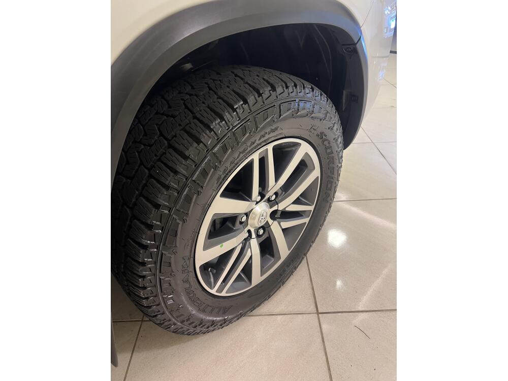 Toyota Hilux SW4