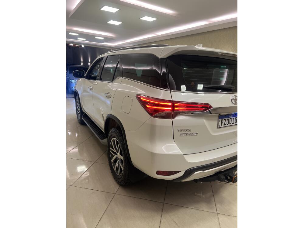 Toyota Hilux SW4