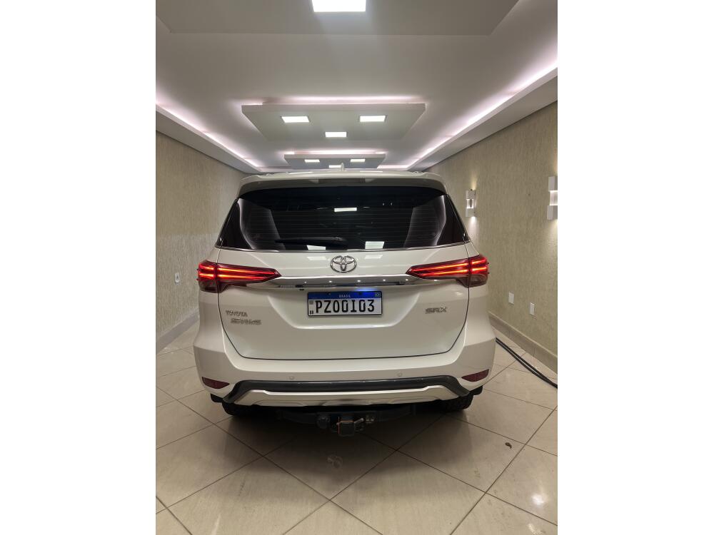 Toyota Hilux SW4