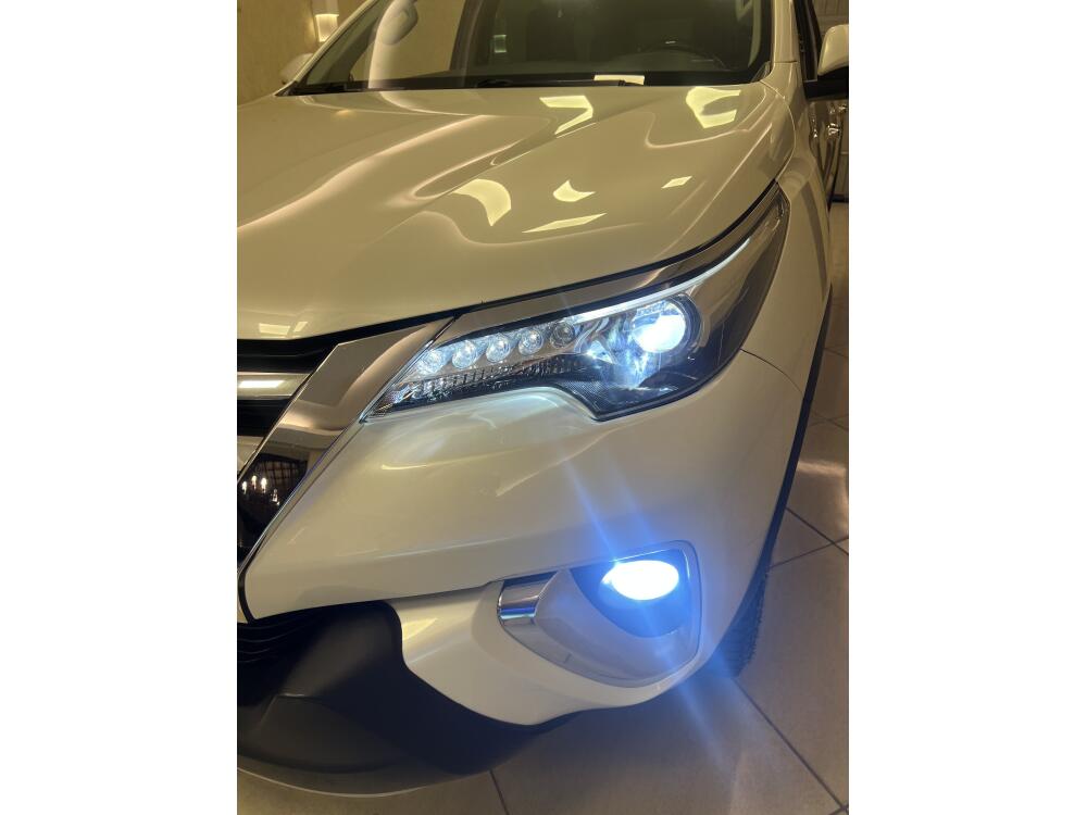 Toyota Hilux SW4
