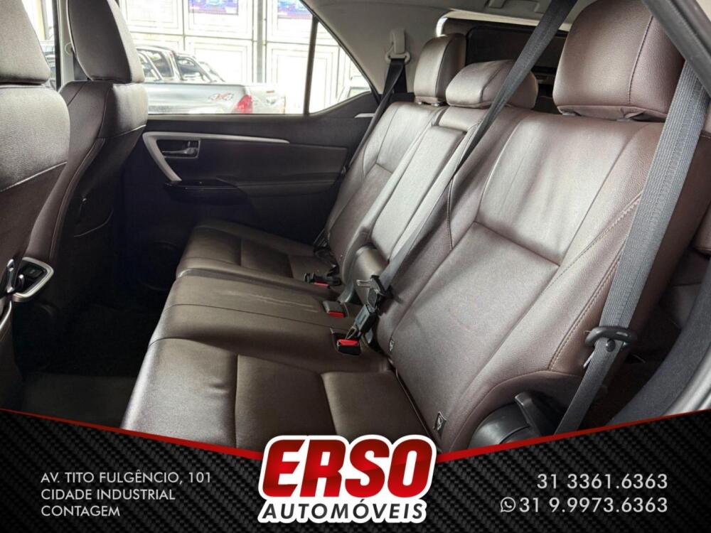 Toyota Hilux SW4