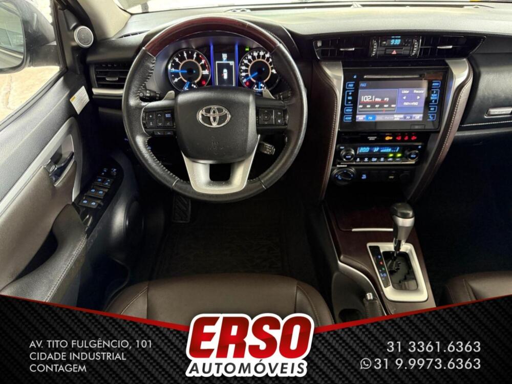 Toyota Hilux SW4