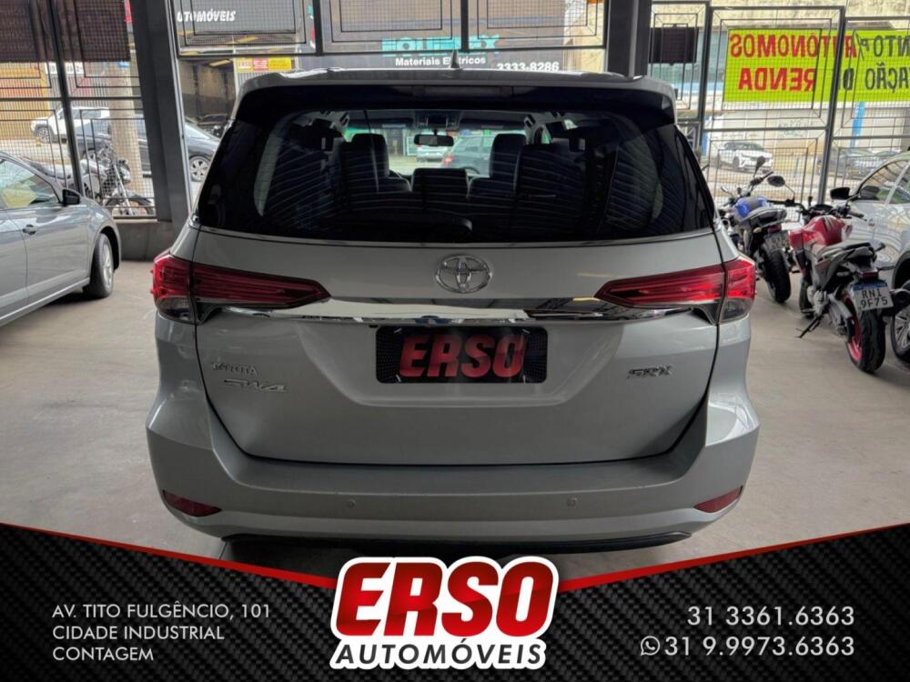 Toyota Hilux SW4
