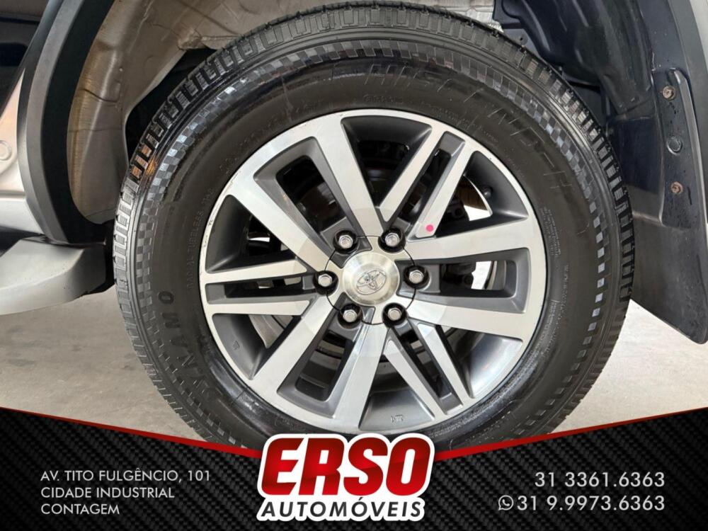 Toyota Hilux SW4