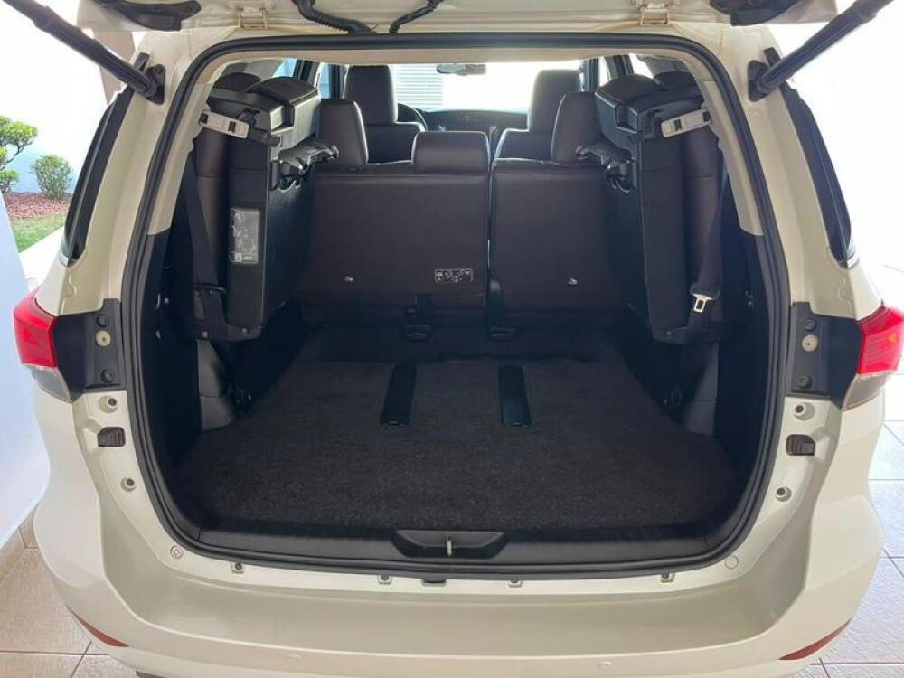 Toyota Hilux SW4