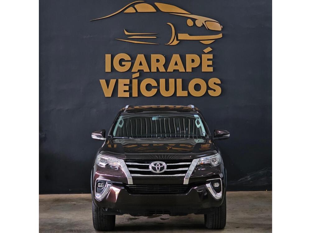 Toyota Hilux SW4