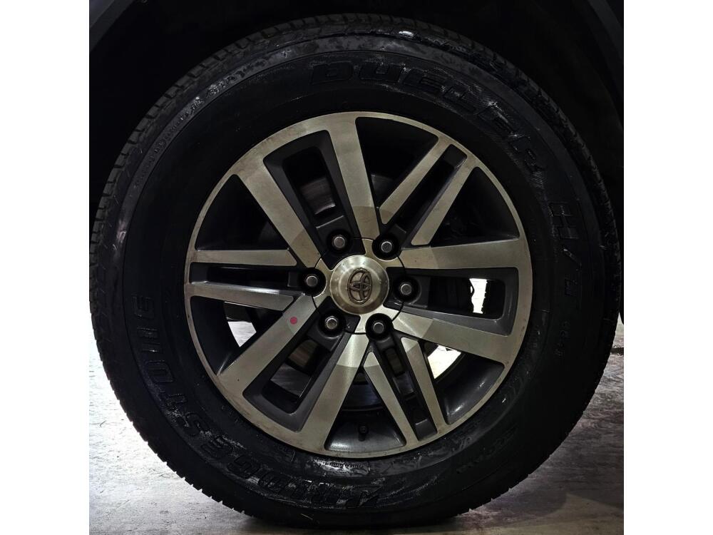 Toyota Hilux SW4