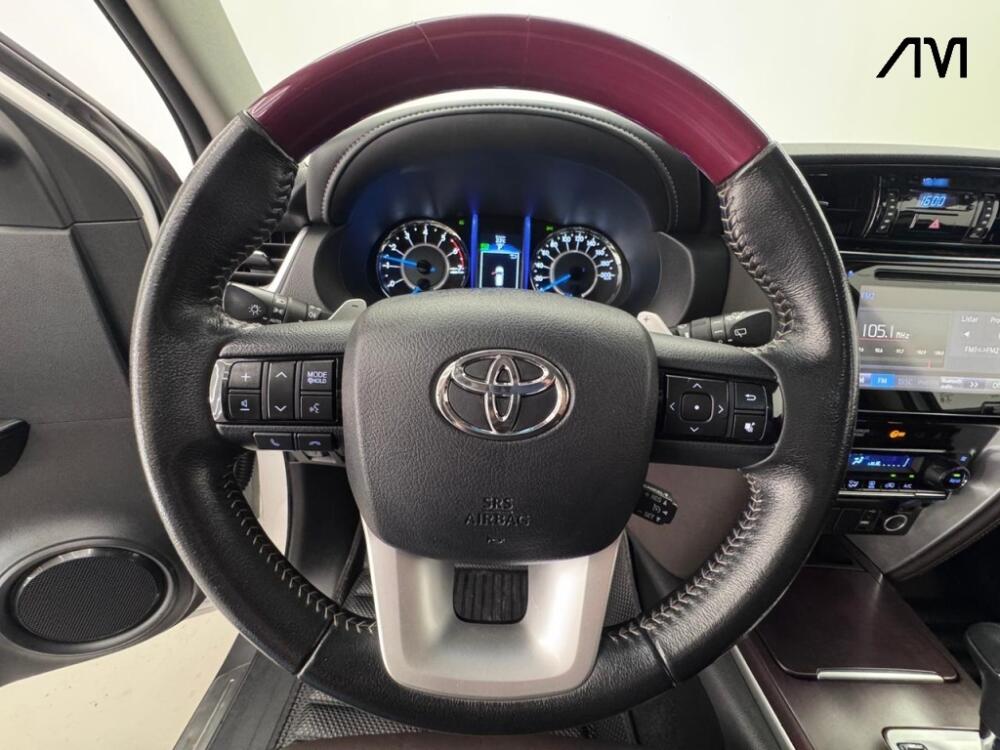 Toyota Hilux SW4
