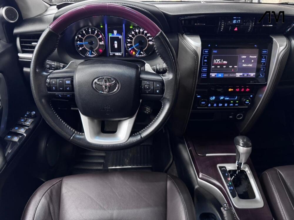 Toyota Hilux SW4