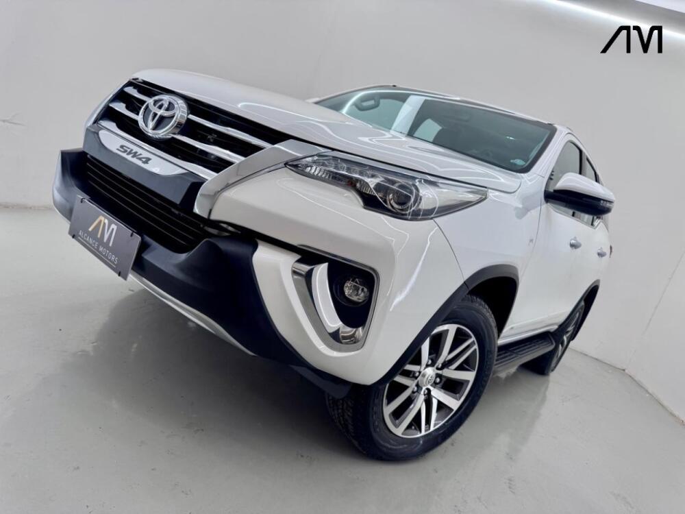 Toyota Hilux SW4