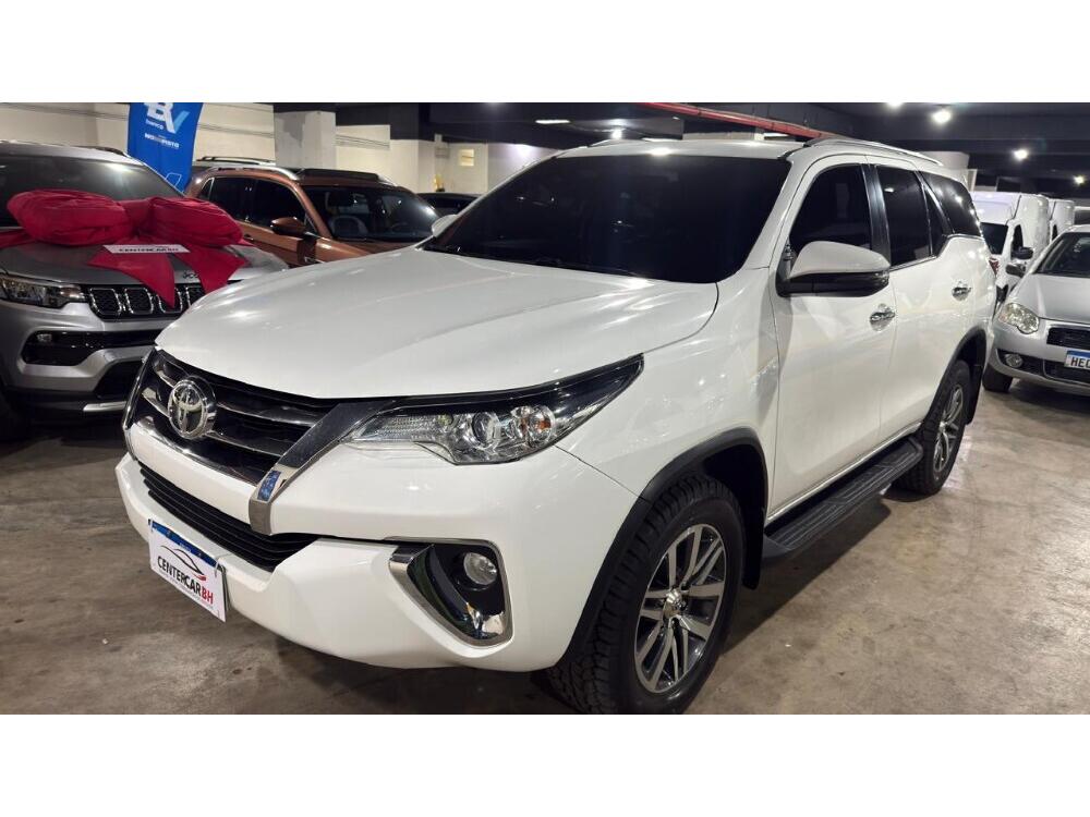 Toyota Hilux SW4