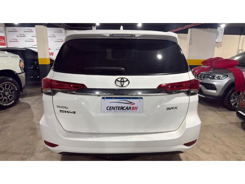 Toyota Hilux SW4