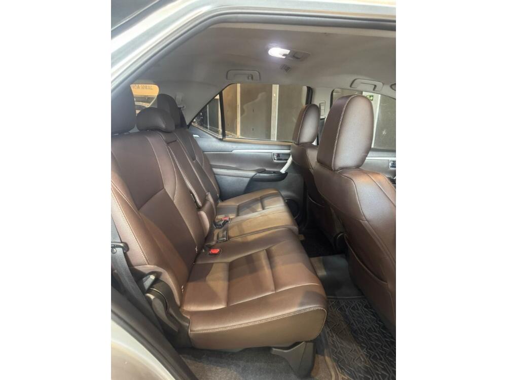 Toyota Hilux SW4
