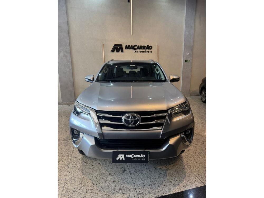 Toyota Hilux SW4
