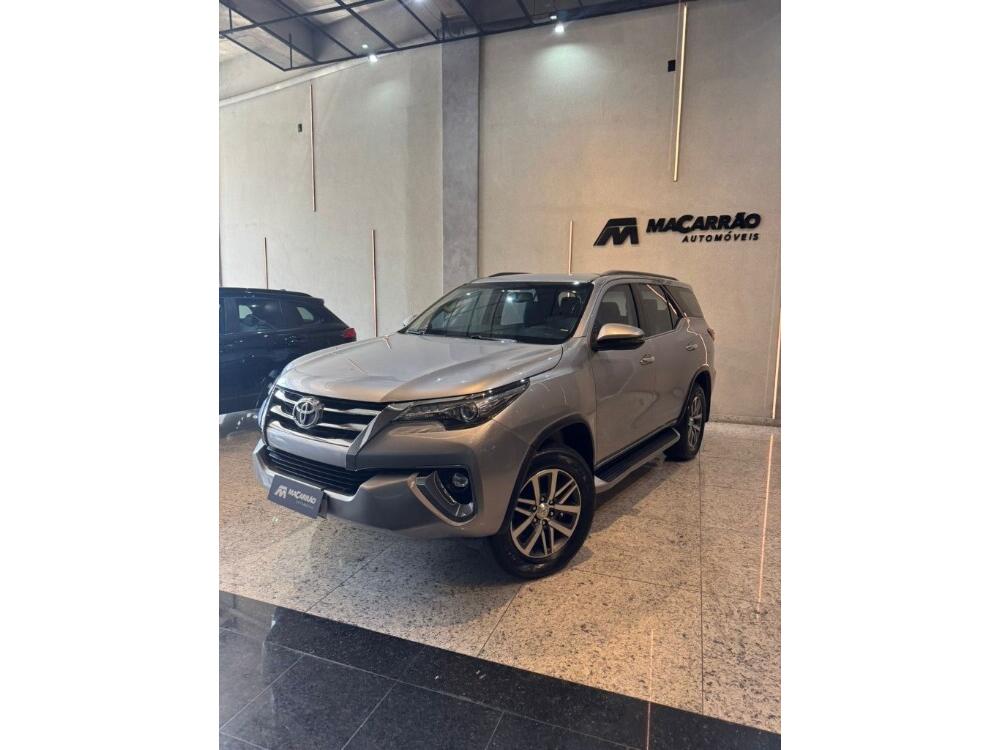 Toyota Hilux SW4