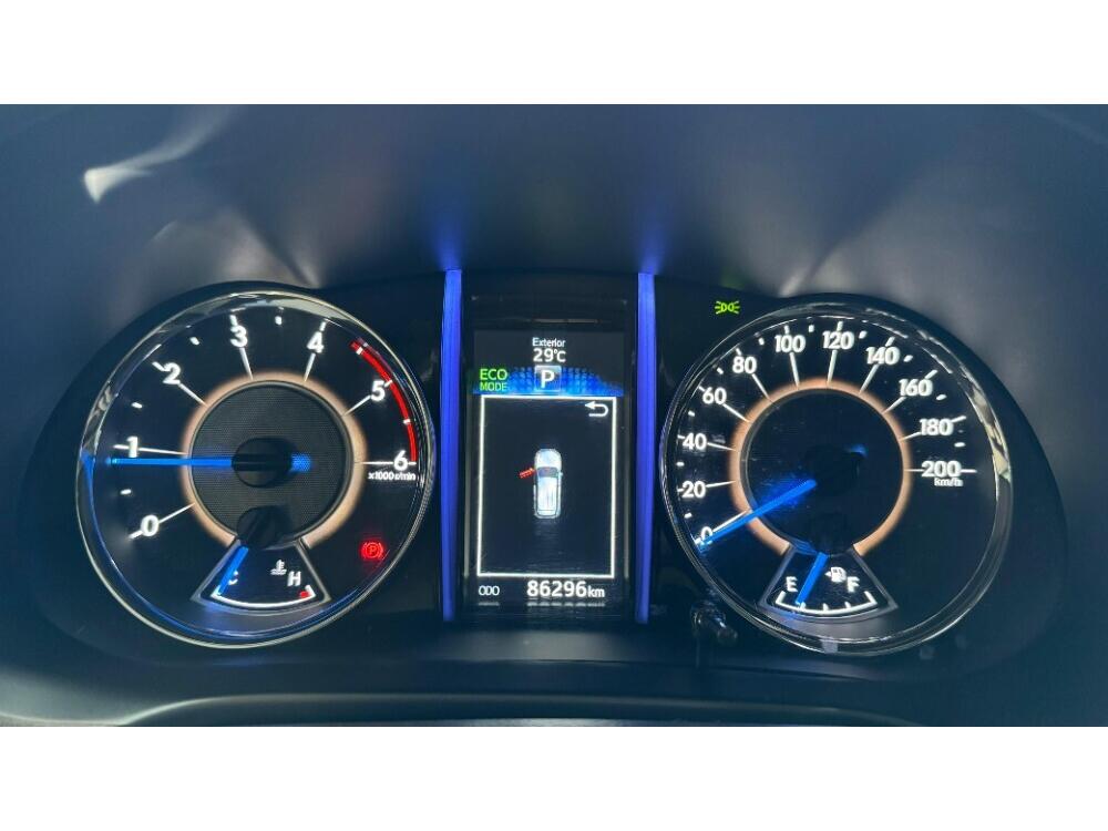Toyota Hilux SW4