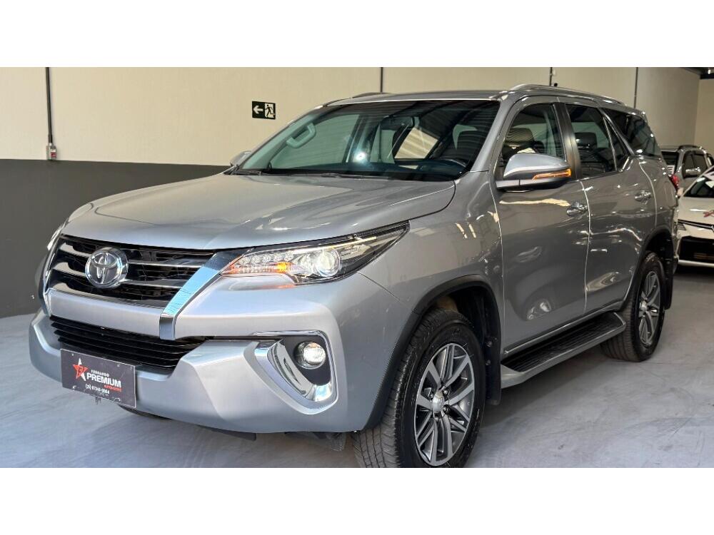 Toyota Hilux SW4