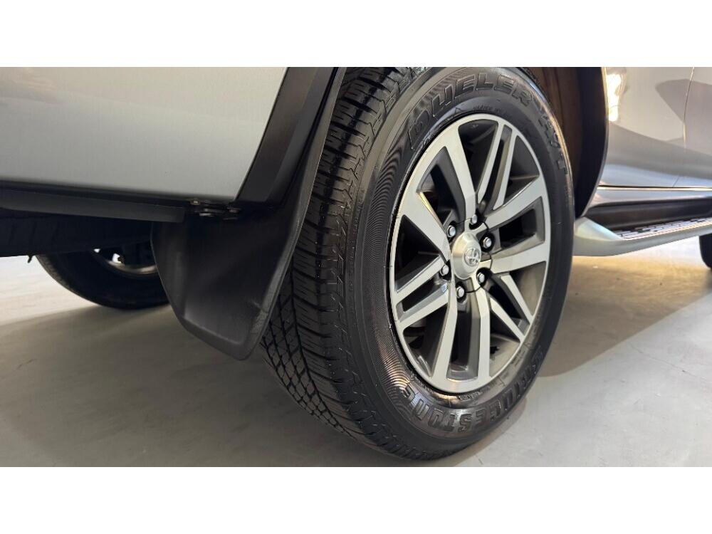 Toyota Hilux SW4