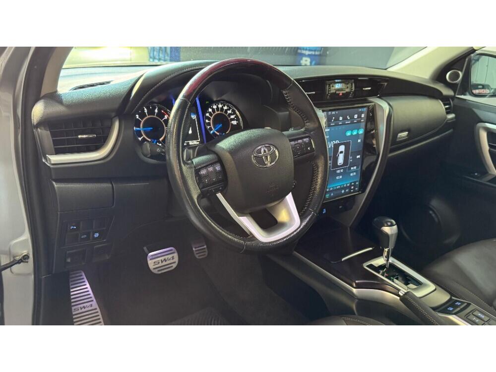 Toyota Hilux SW4