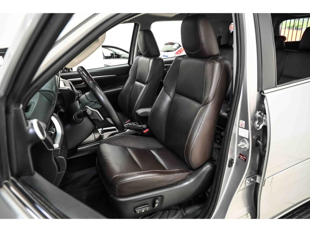 Toyota Hilux SW4