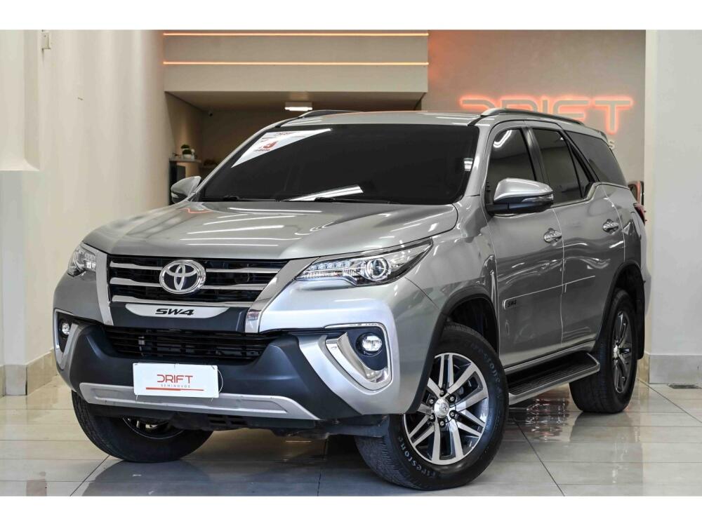 Toyota Hilux SW4