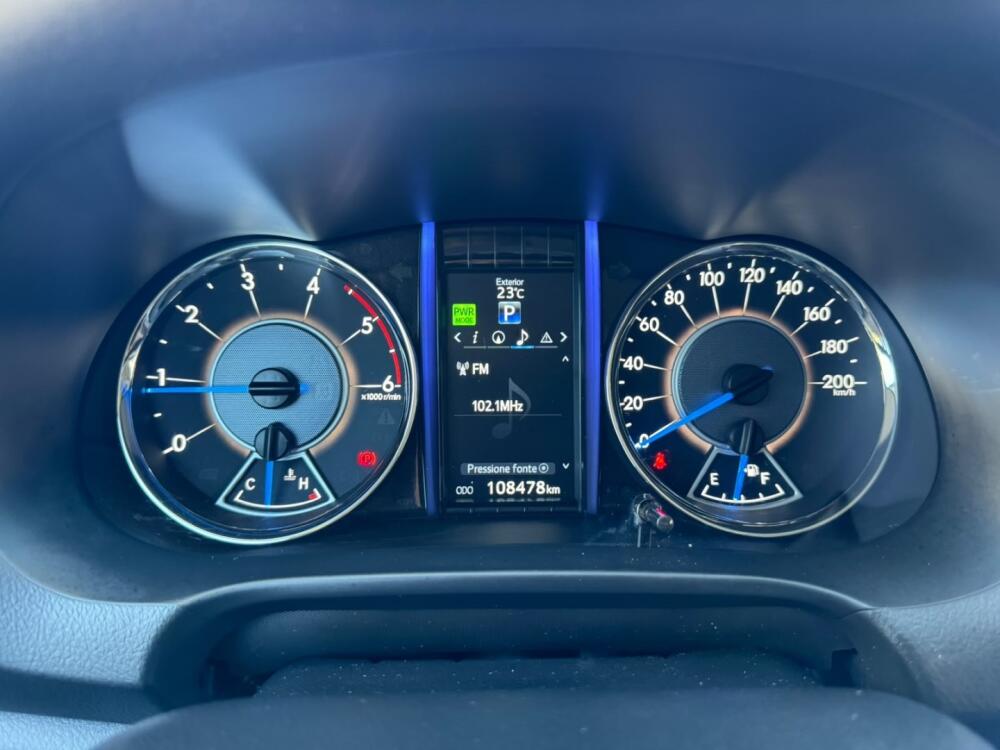 Toyota Hilux SW4