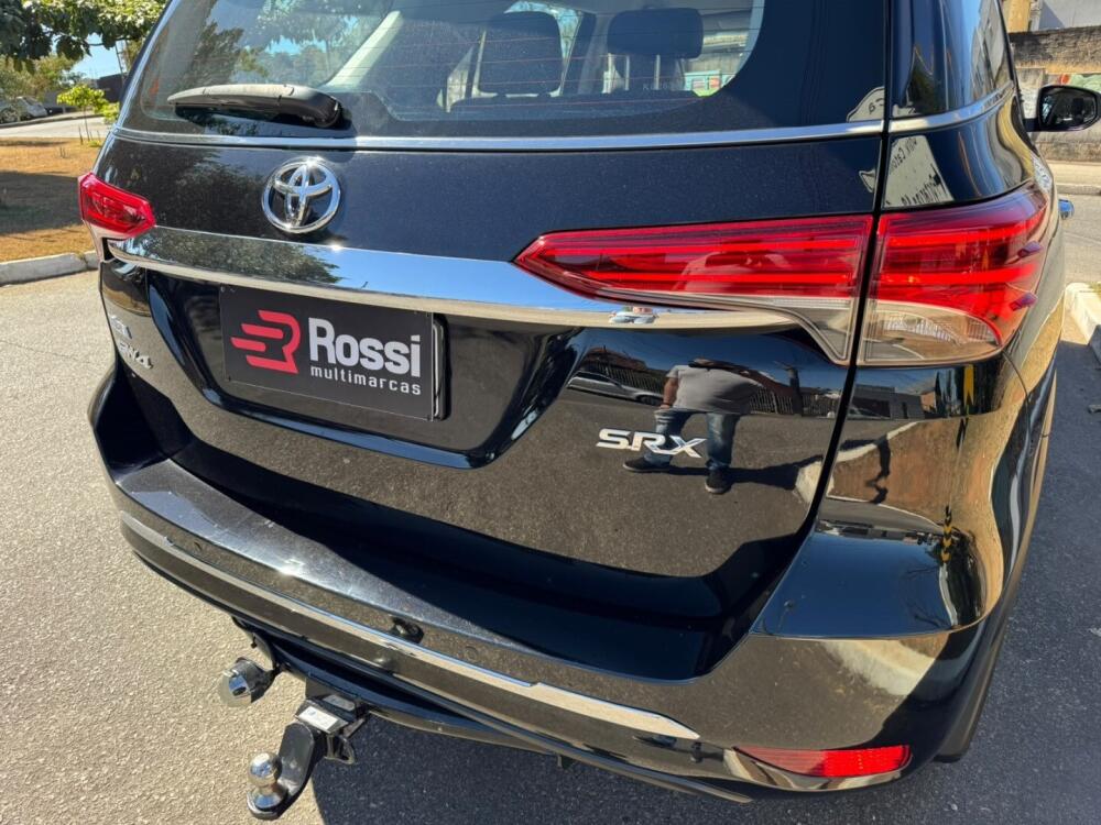 Toyota Hilux SW4