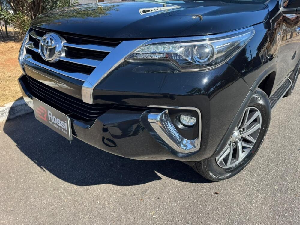 Toyota Hilux SW4